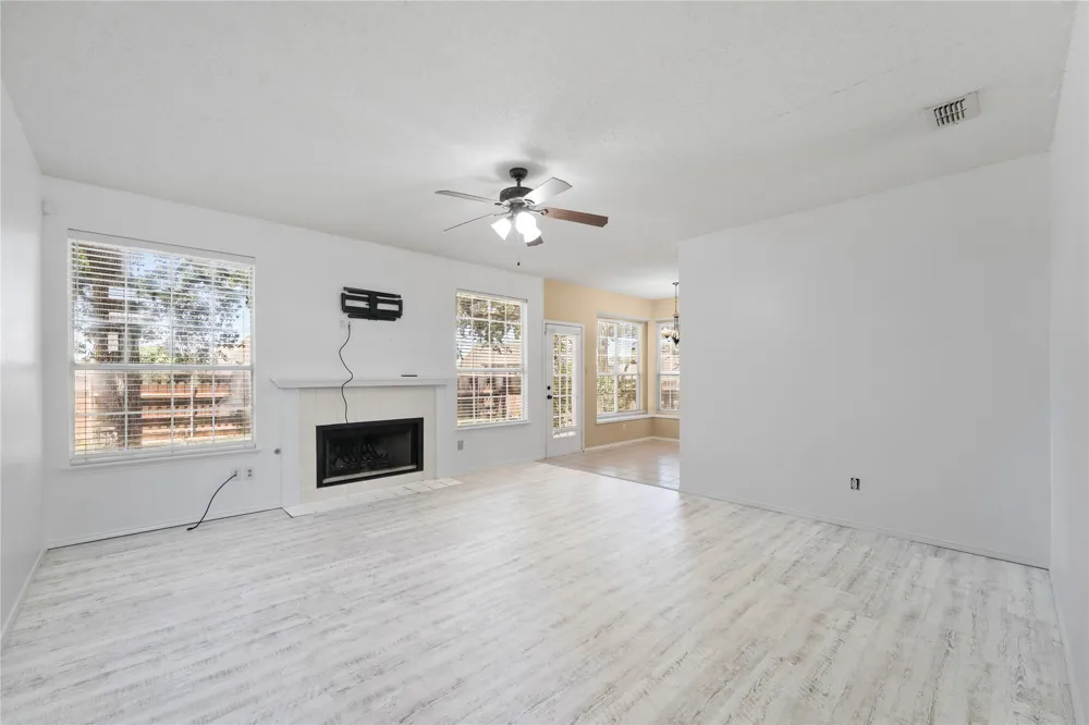 7845 Ember Oaks Drive North Richland Hills, TX 76182
