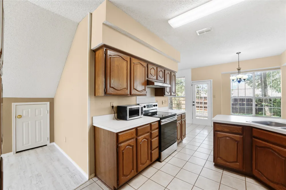 7845 Ember Oaks Drive North Richland Hills, TX 76182