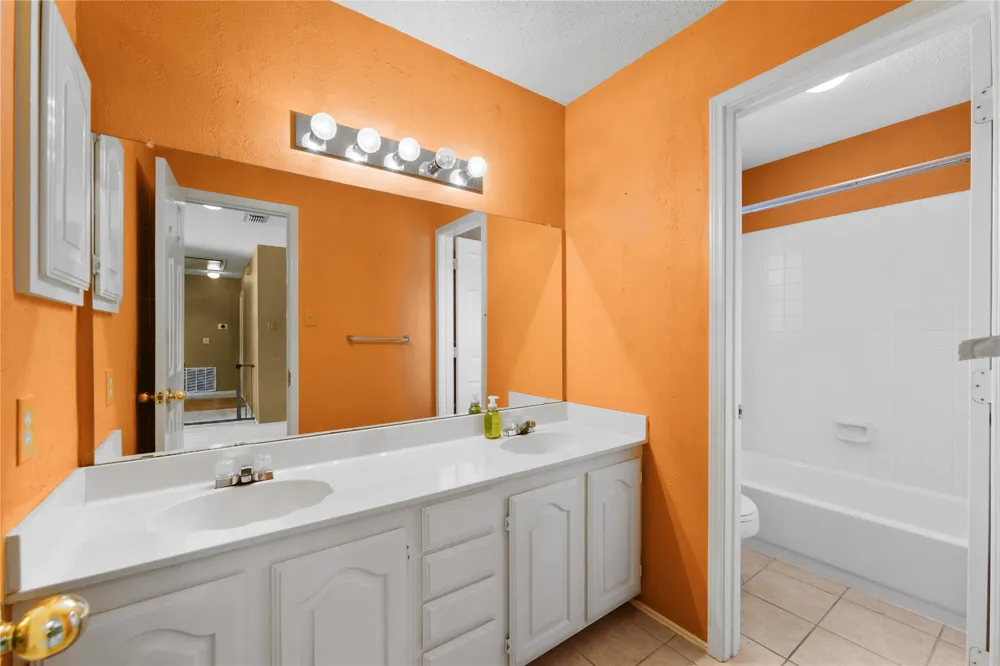 7845 Ember Oaks Drive North Richland Hills, TX 76182