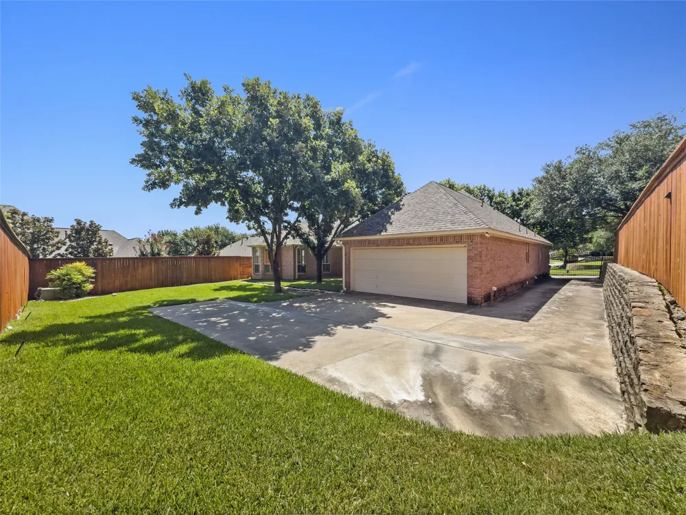 3211 Lake Creek Trail Mansfield, TX 76063