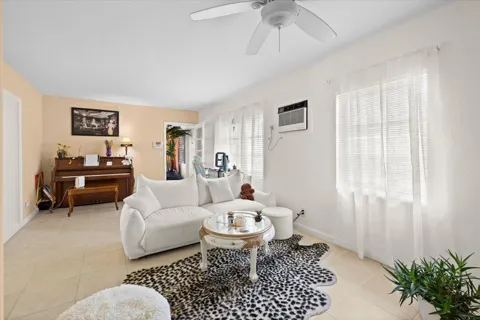 327 S Ocean Breeze #1