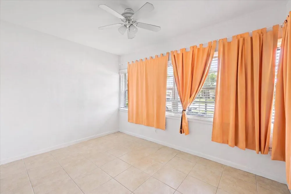 327 S Ocean Breeze #1 Lake Worth, FL 33460
