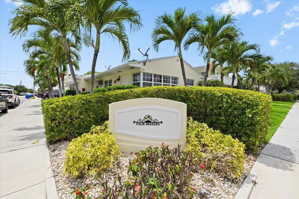 327 S Ocean Breeze #1 Lake Worth, FL 33460
