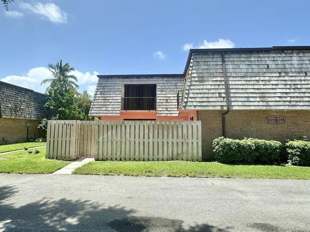 255 Lake Arbor Drive Palm Springs, FL 33461