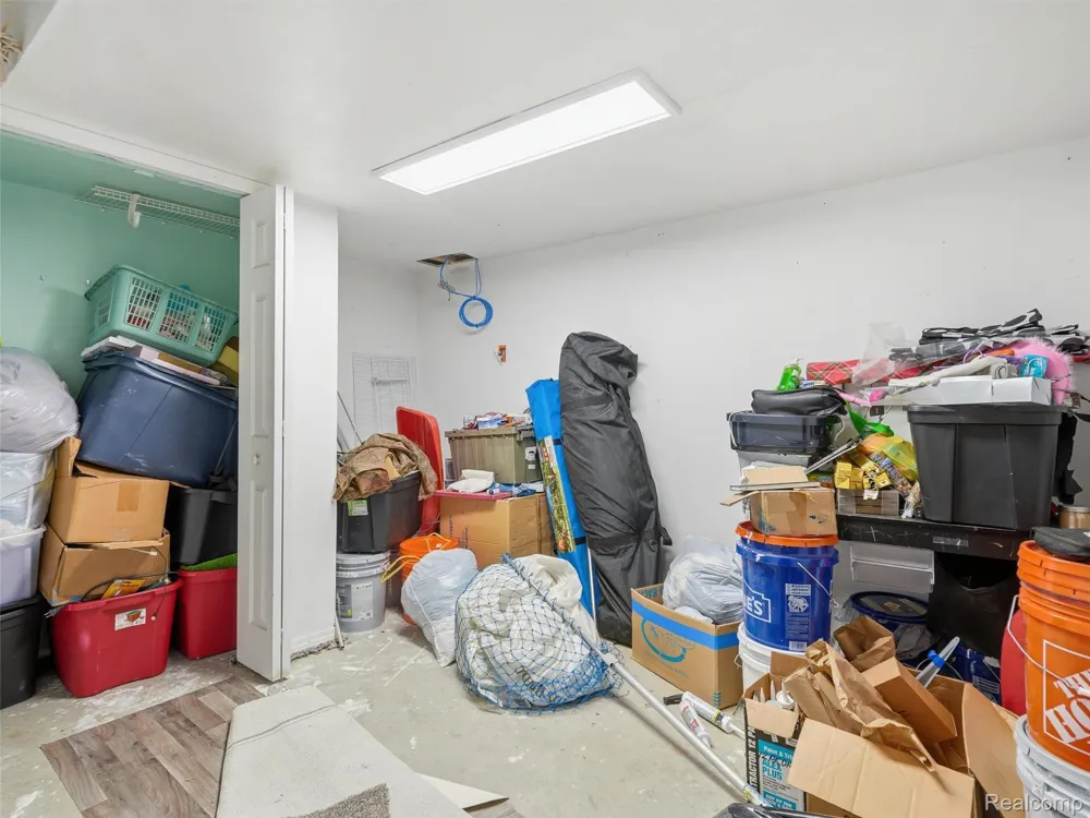 2435 E M 36 Hamburg Township, MI 48169