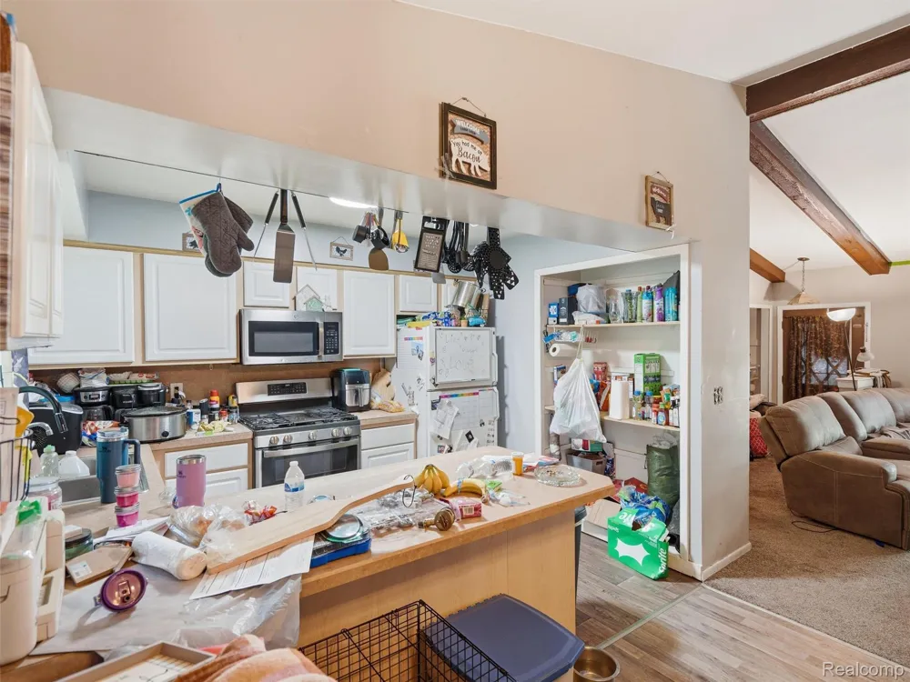 2435 E M 36 Hamburg Township, MI 48169