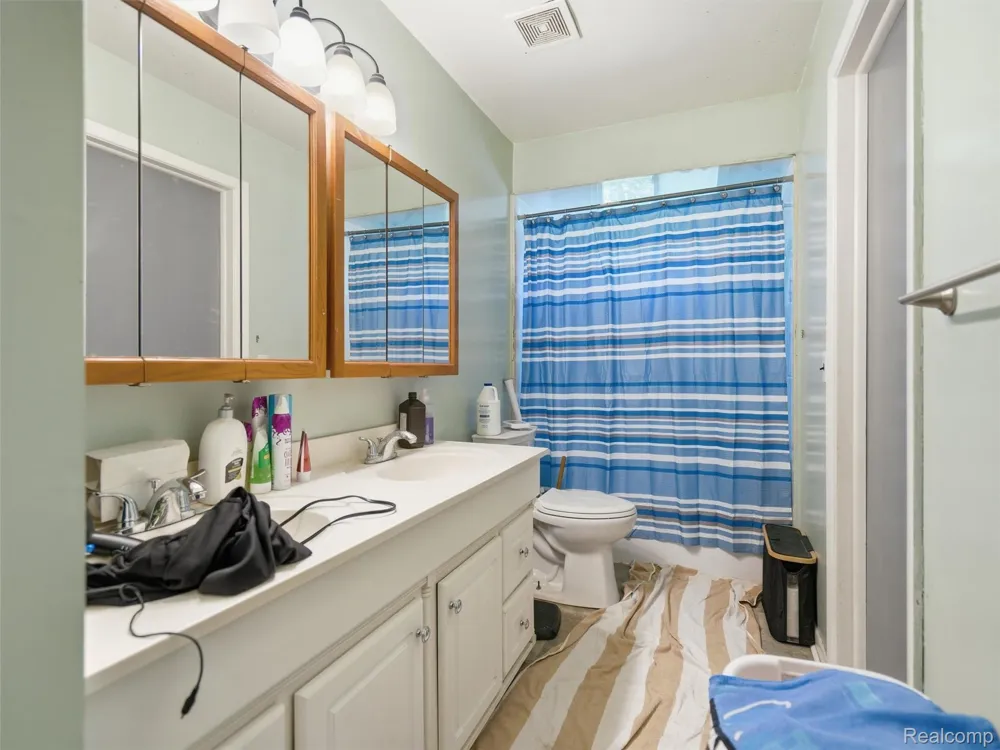 2435 E M 36 Hamburg Township, MI 48169