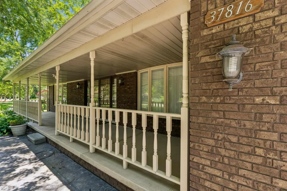 37816 Winkler Street Harrison Charter Township, MI 48045