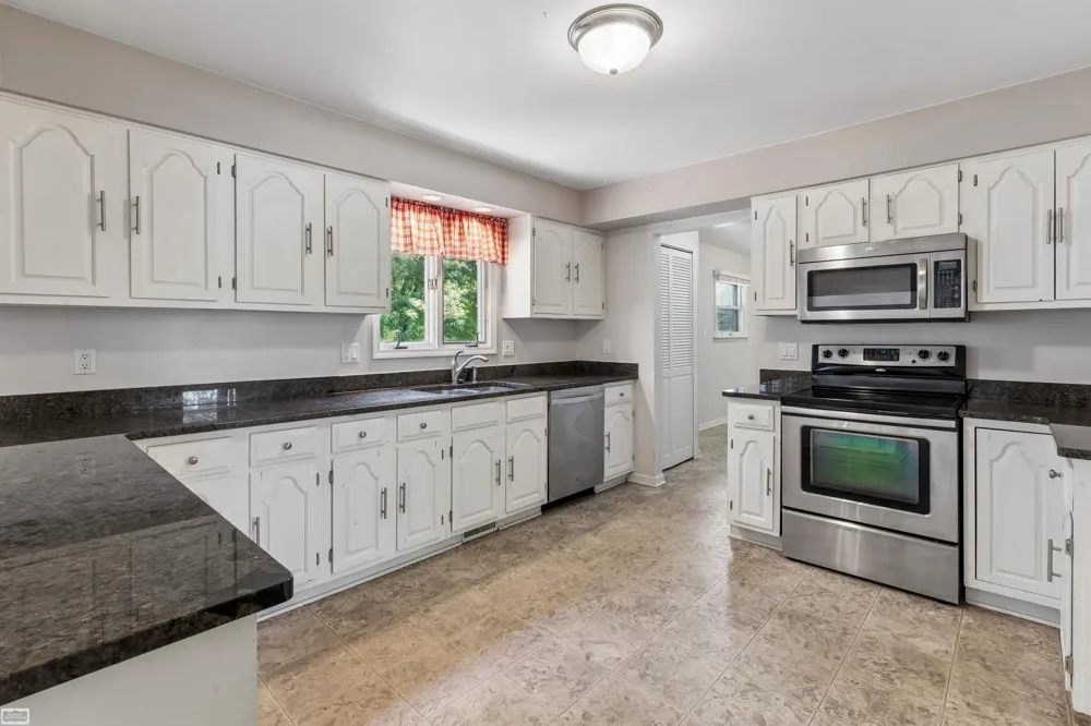 37816 Winkler Street Harrison Charter Township, MI 48045