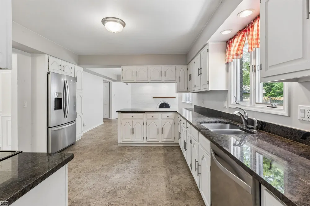 37816 Winkler Street Harrison Charter Township, MI 48045