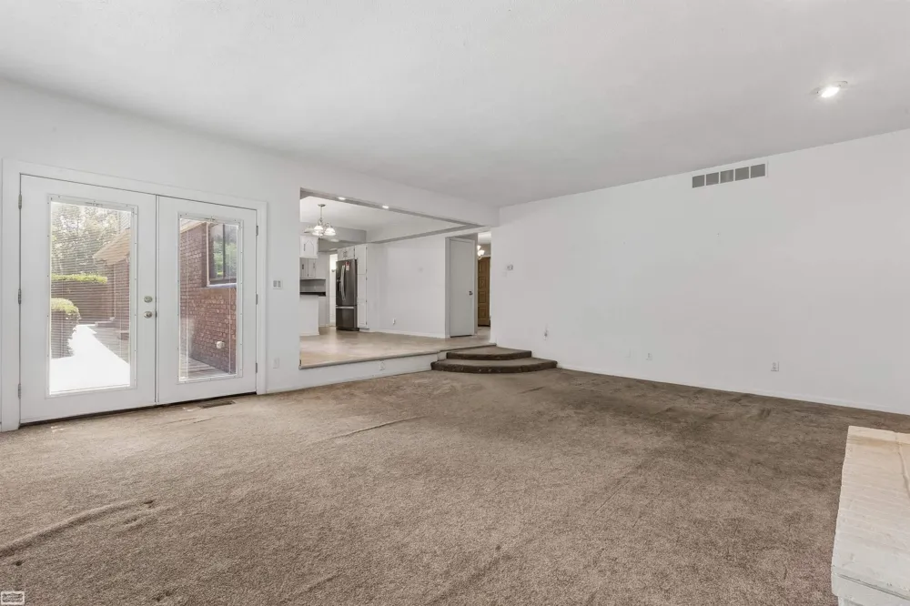 37816 Winkler Street Harrison Charter Township, MI 48045