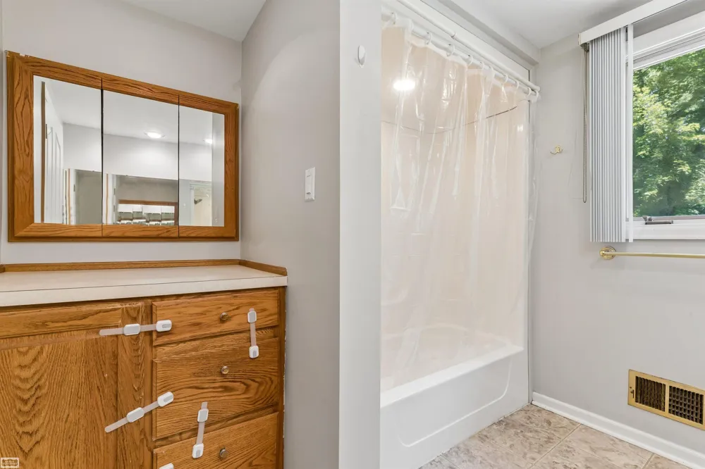 37816 Winkler Street Harrison Charter Township, MI 48045