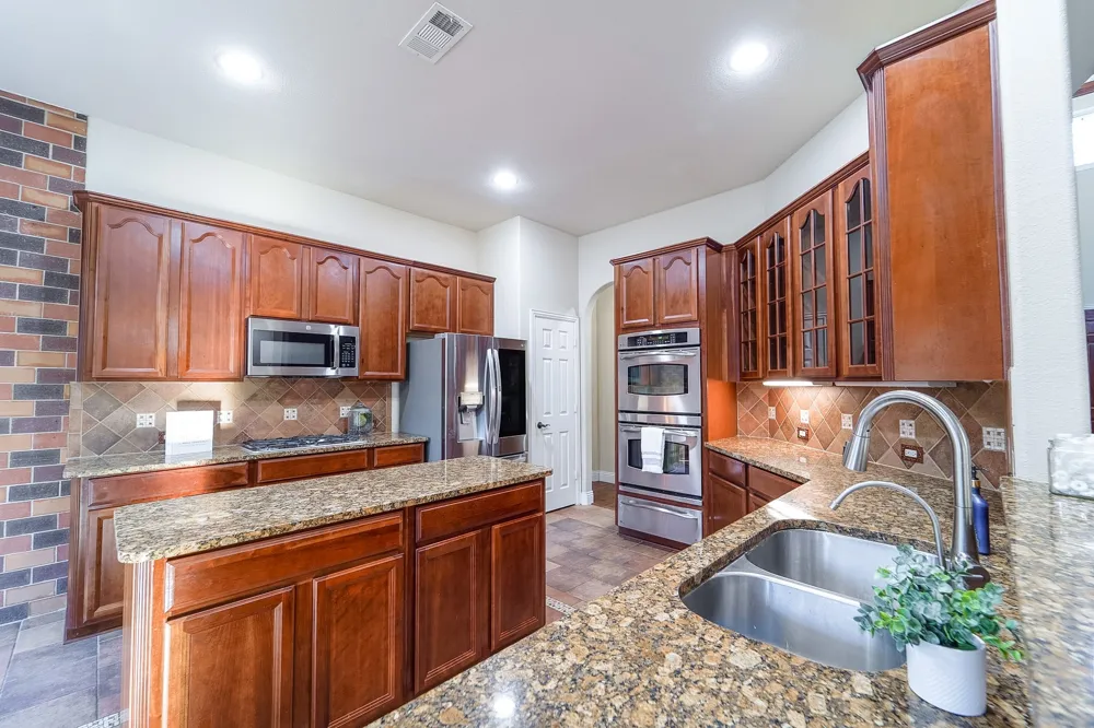 924 Brentwood Drive Murphy, TX 75094