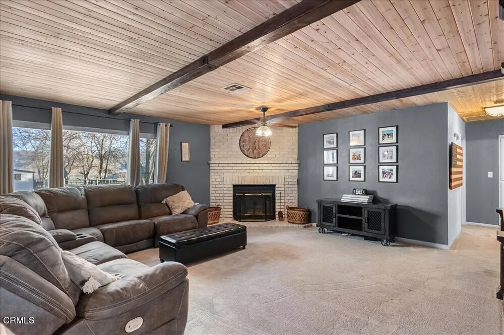 28050 Black Gold Way Tehachapi, CA 93561