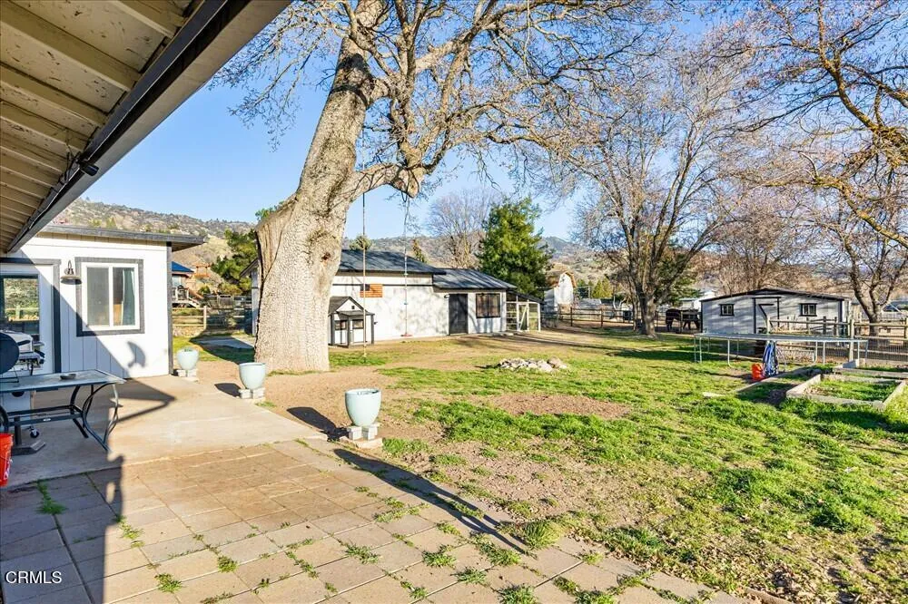28050 Black Gold Way Tehachapi, CA 93561