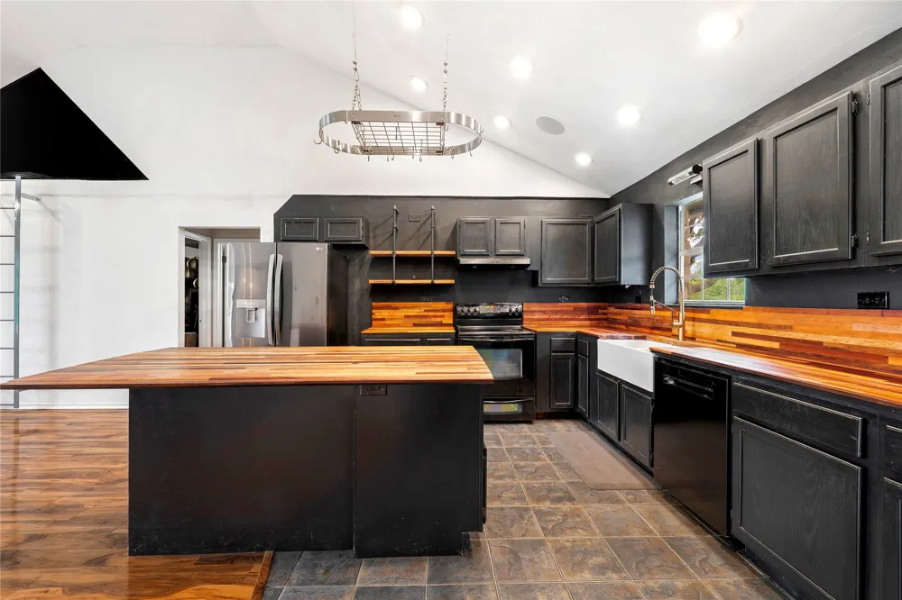358 Easley Road Smithville, TX 78957