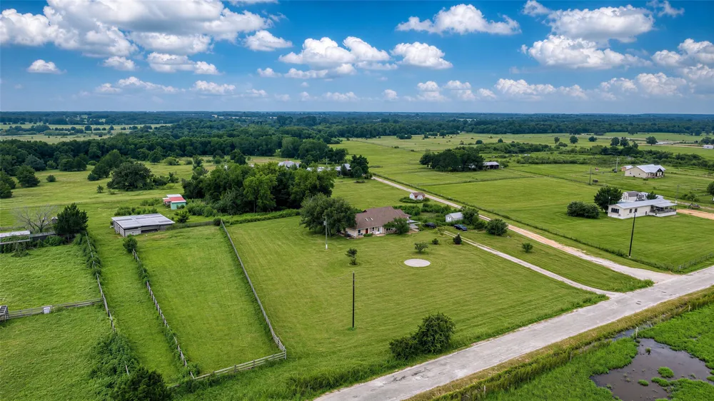 358 Easley Road Smithville, TX 78957