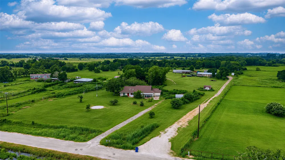 358 Easley Road Smithville, TX 78957