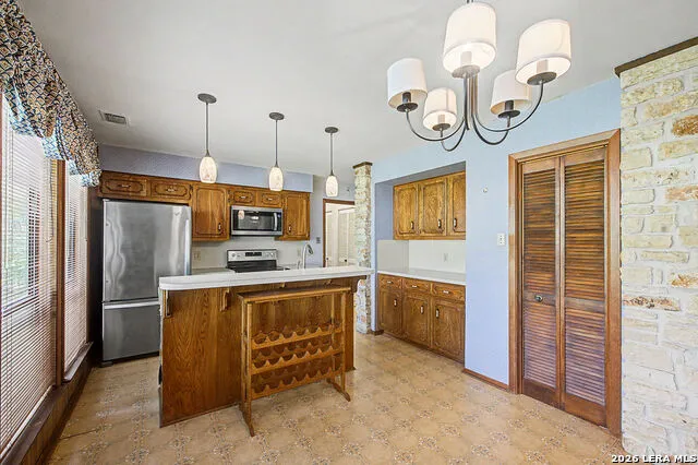 25 SHADY GROVE LN Wimberley, TX 78676