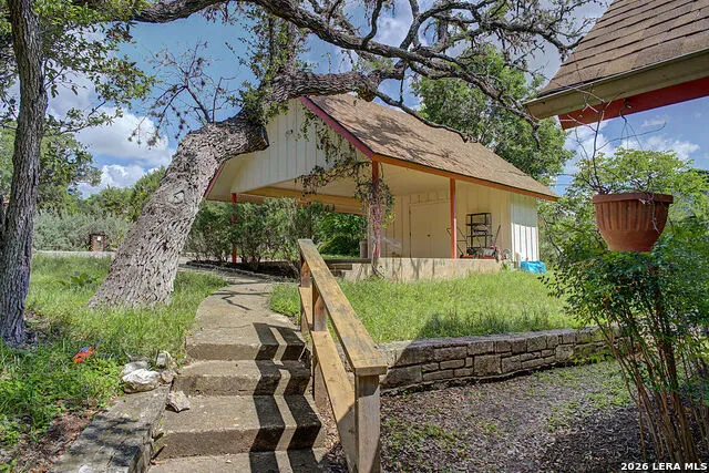 25 SHADY GROVE LN Wimberley, TX 78676
