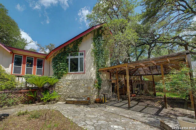25 SHADY GROVE LN Wimberley, TX 78676