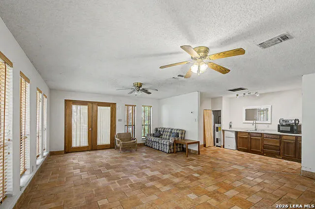 25 SHADY GROVE LN Wimberley, TX 78676