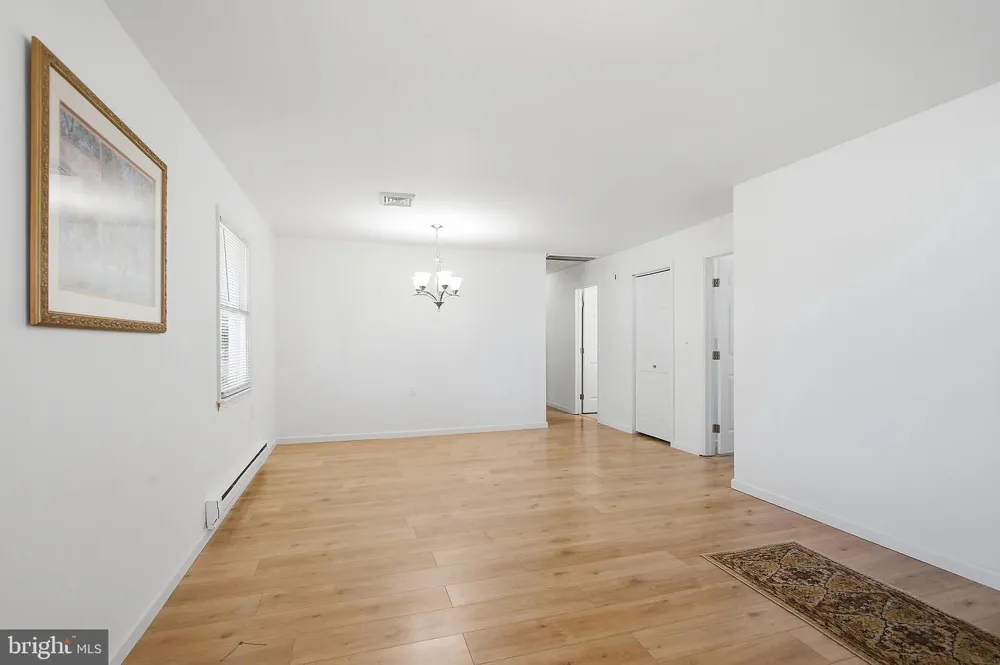 37 SYCAMORE ROAD Manahawkin, NJ 08050