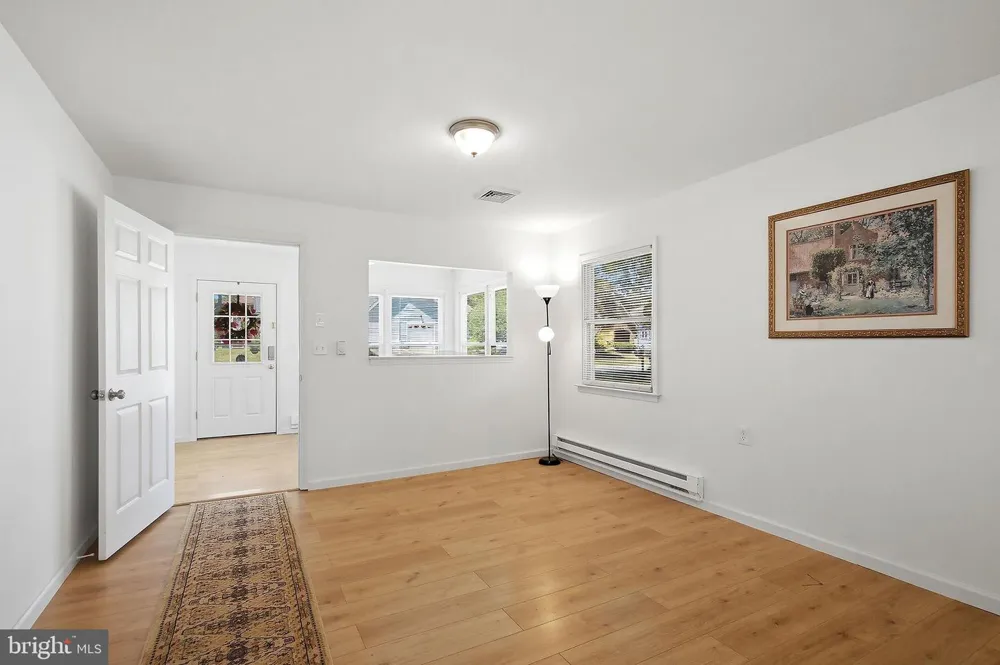 37 SYCAMORE ROAD Manahawkin, NJ 08050