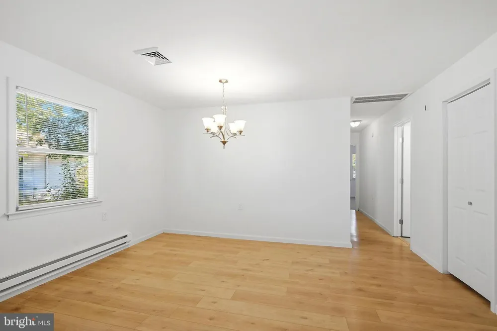 37 SYCAMORE ROAD Manahawkin, NJ 08050