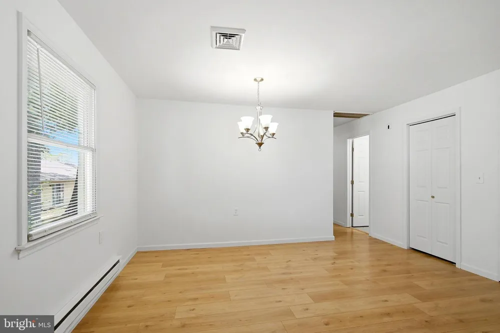 37 SYCAMORE ROAD Manahawkin, NJ 08050