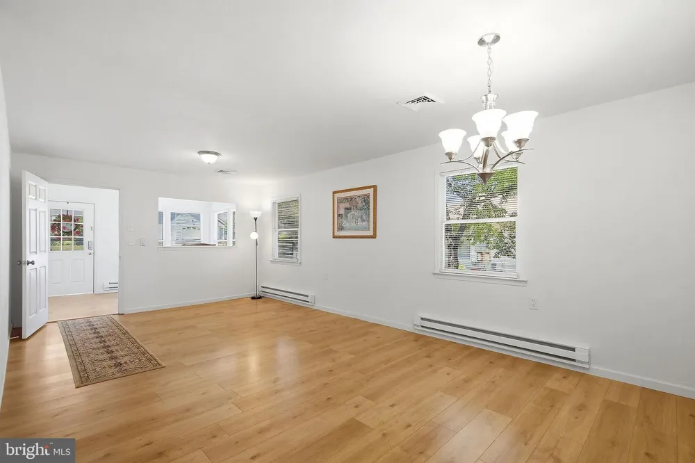 37 SYCAMORE ROAD Manahawkin, NJ 08050
