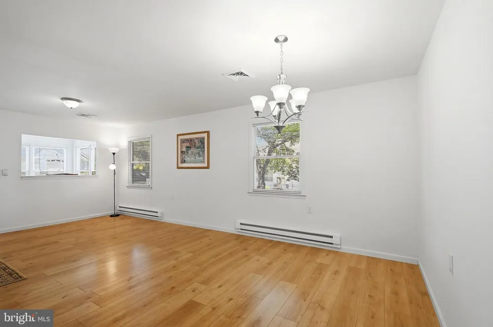 37 SYCAMORE ROAD Manahawkin, NJ 08050