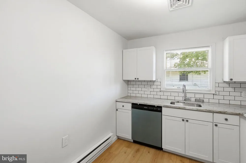 37 SYCAMORE ROAD Manahawkin, NJ 08050