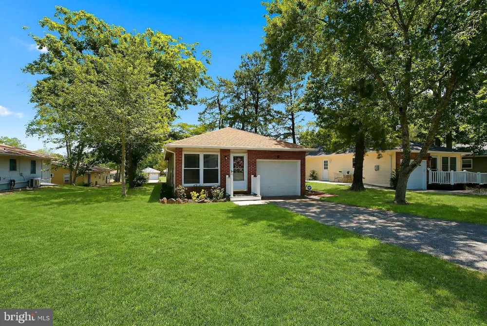 37 SYCAMORE ROAD Manahawkin, NJ 08050
