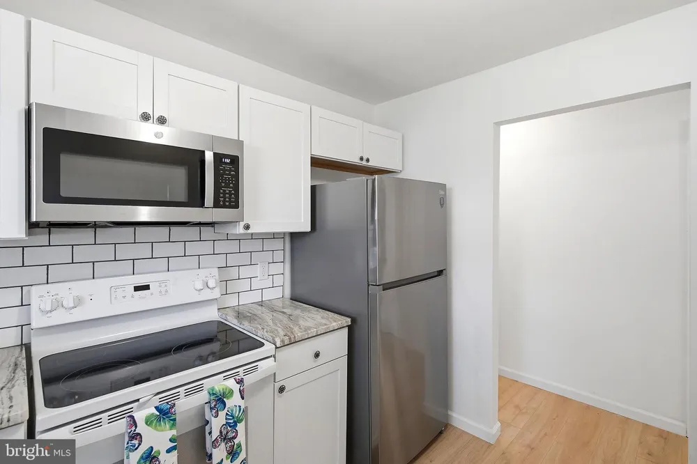 37 SYCAMORE ROAD Manahawkin, NJ 08050