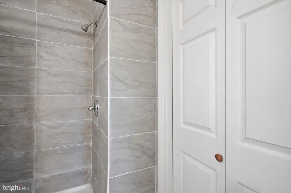 37 SYCAMORE ROAD Manahawkin, NJ 08050