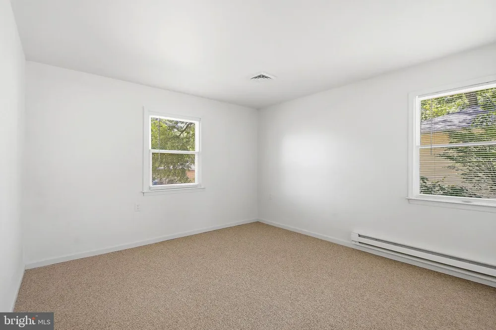 37 SYCAMORE ROAD Manahawkin, NJ 08050