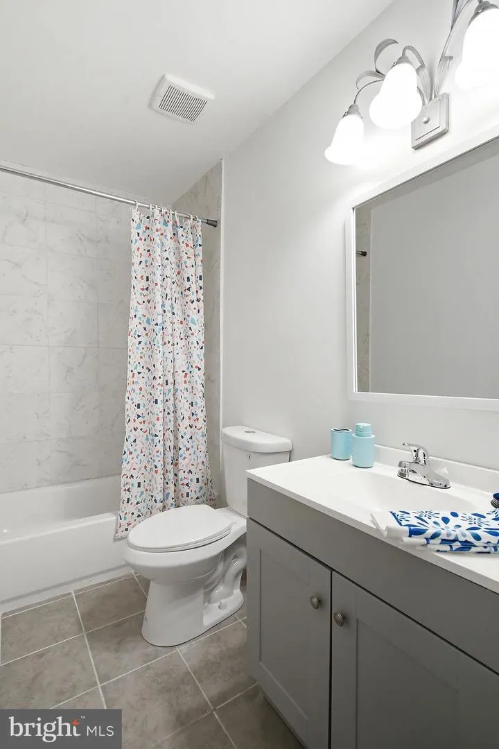37 SYCAMORE ROAD Manahawkin, NJ 08050