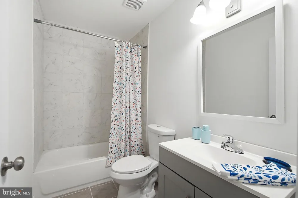 37 SYCAMORE ROAD Manahawkin, NJ 08050