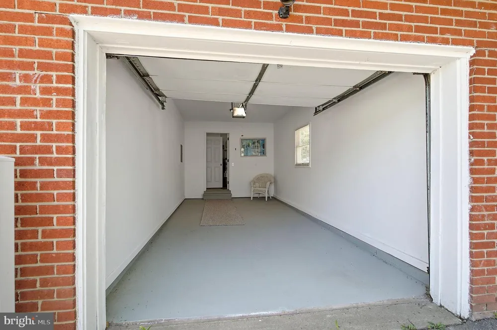 37 SYCAMORE ROAD Manahawkin, NJ 08050