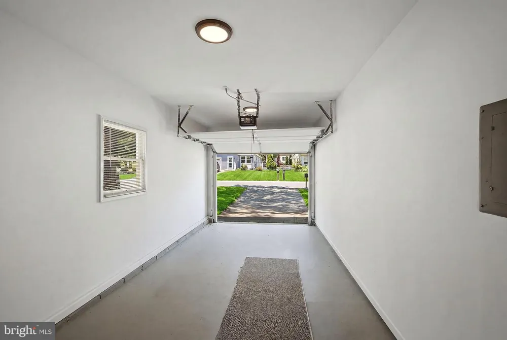 37 SYCAMORE ROAD Manahawkin, NJ 08050