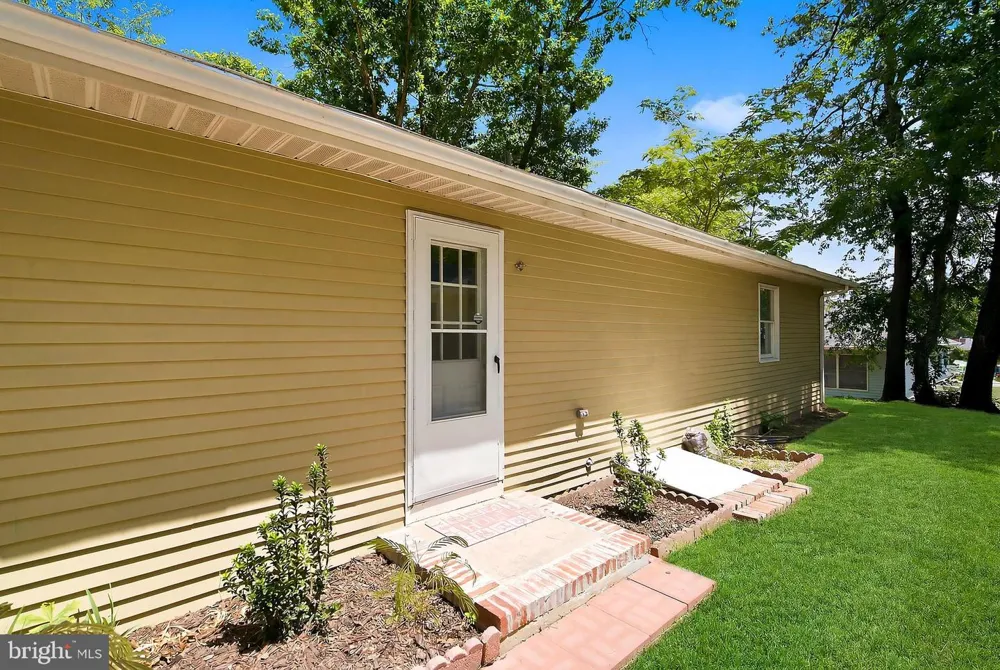 37 SYCAMORE ROAD Manahawkin, NJ 08050