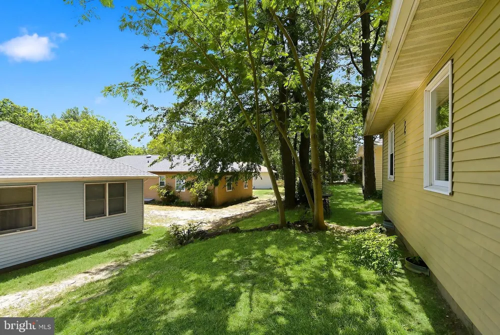 37 SYCAMORE ROAD Manahawkin, NJ 08050