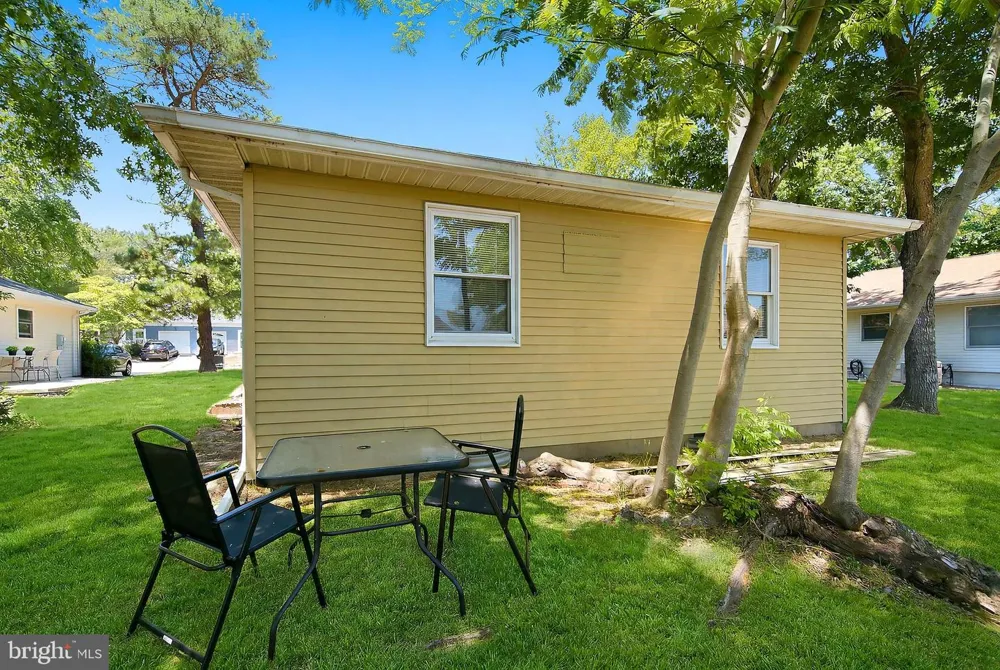37 SYCAMORE ROAD Manahawkin, NJ 08050