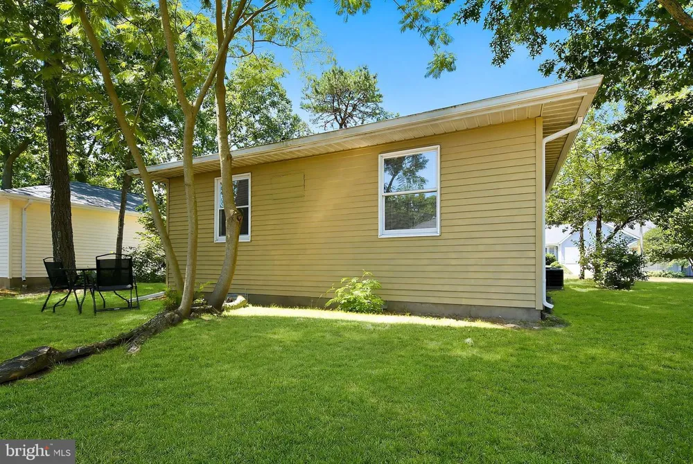 37 SYCAMORE ROAD Manahawkin, NJ 08050