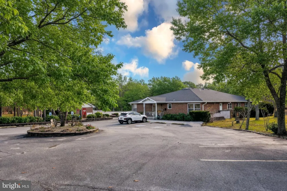 37 SYCAMORE ROAD Manahawkin, NJ 08050