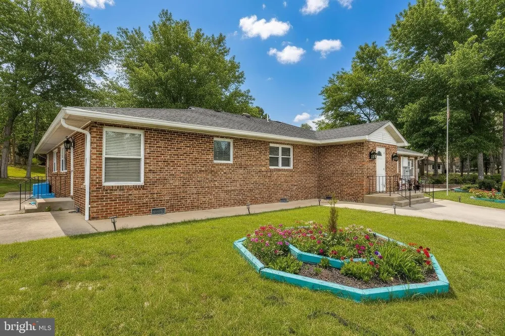 37 SYCAMORE ROAD Manahawkin, NJ 08050