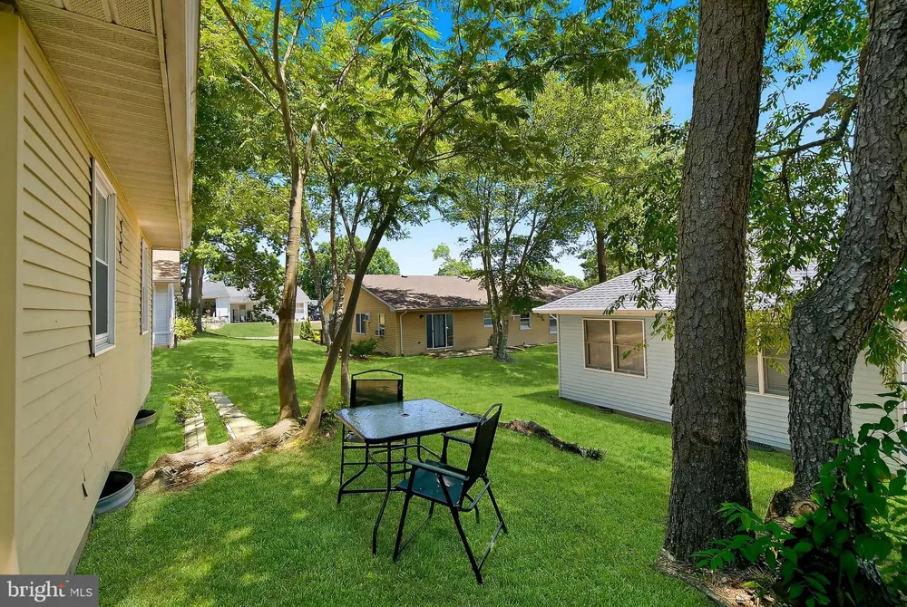 37 SYCAMORE ROAD Manahawkin, NJ 08050