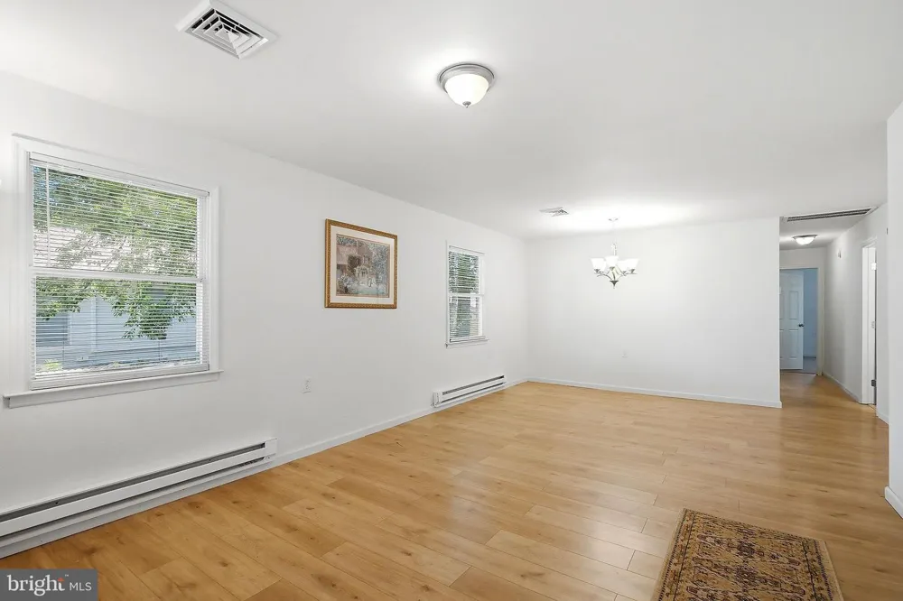37 SYCAMORE ROAD Manahawkin, NJ 08050