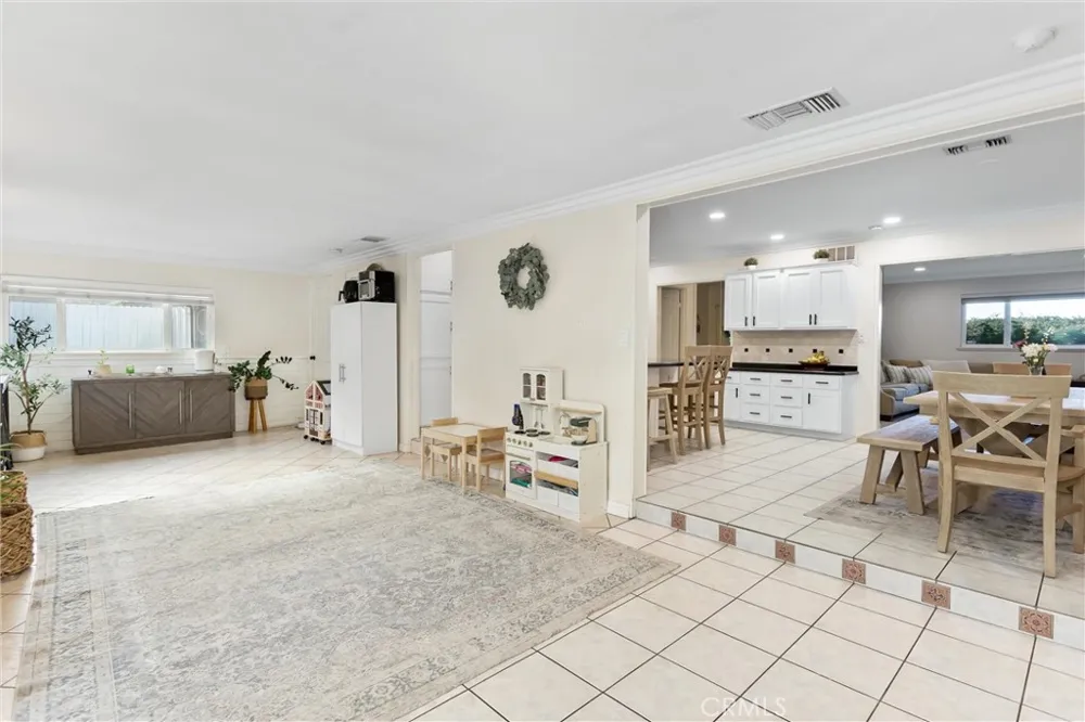 1235 W Cypress Redlands, CA 92373